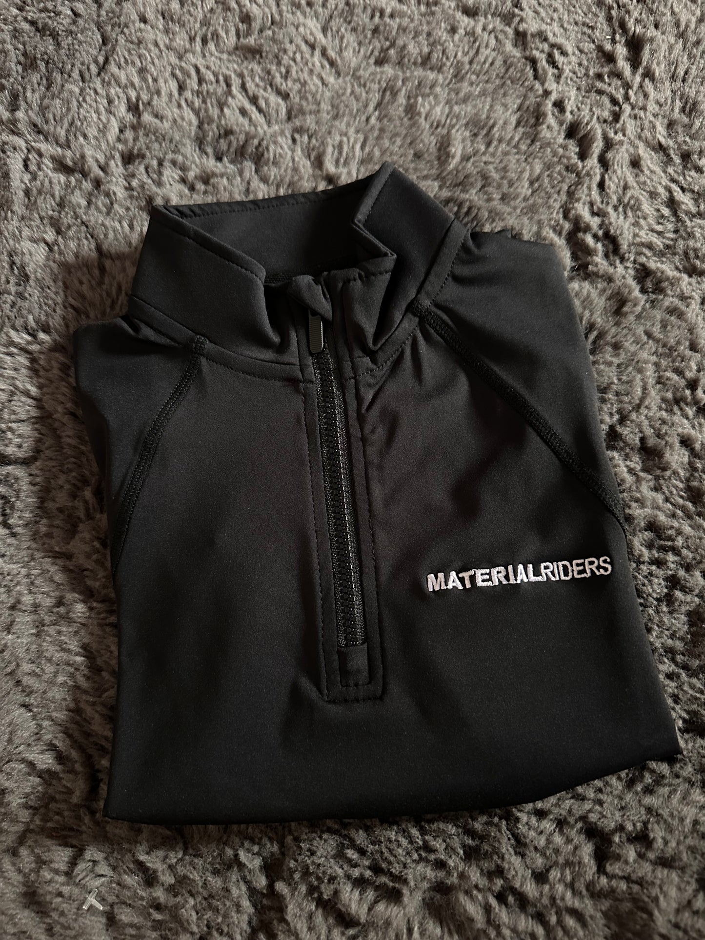 Material Riders Longsleeve Test - Feketeđ€ - Gyermek mĂ©retek elĂ©rhetĆek