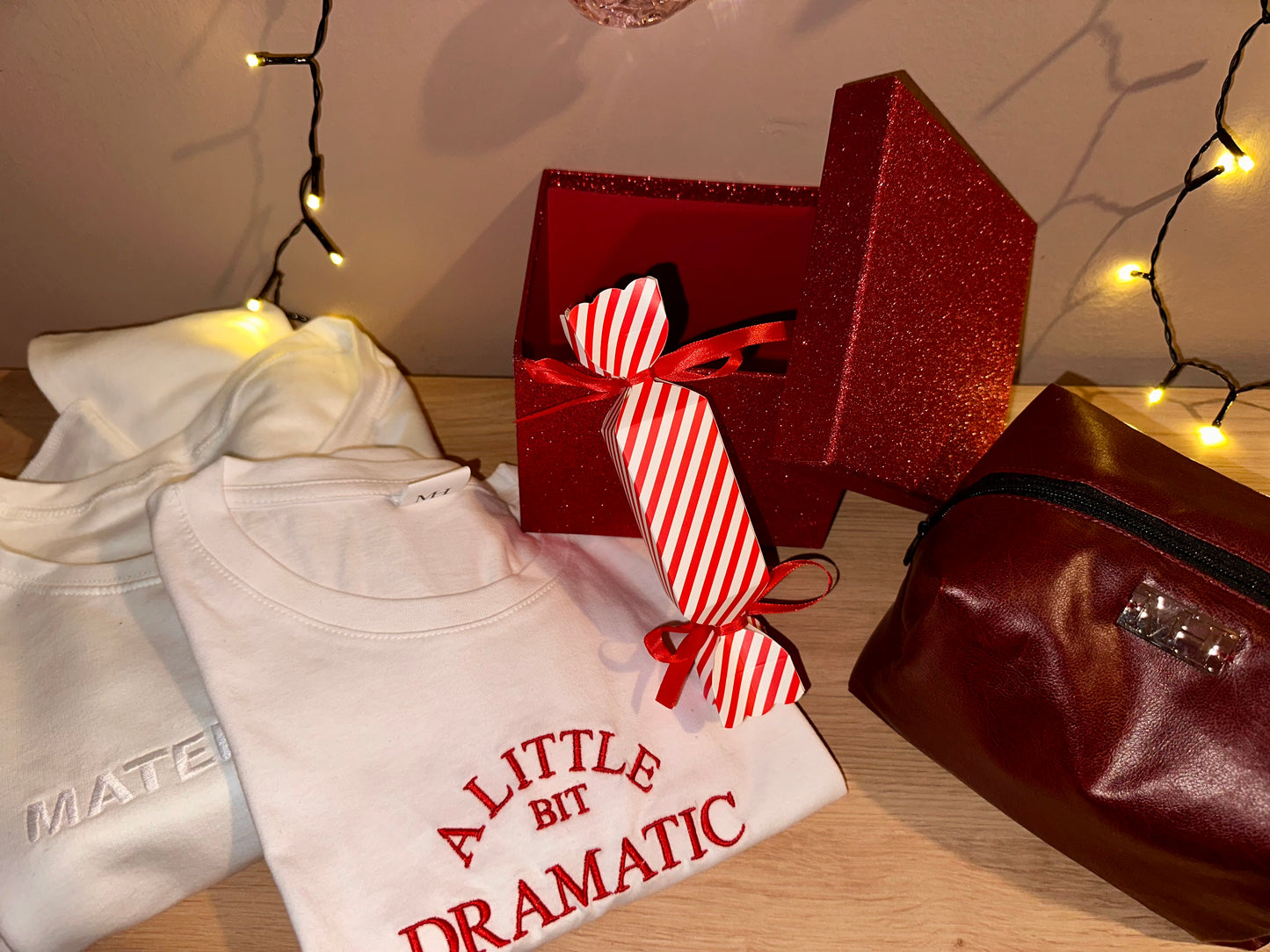 ❤️🎄Ajándékcsomag - A Little Bit Dramatic - L❤️💋🎄