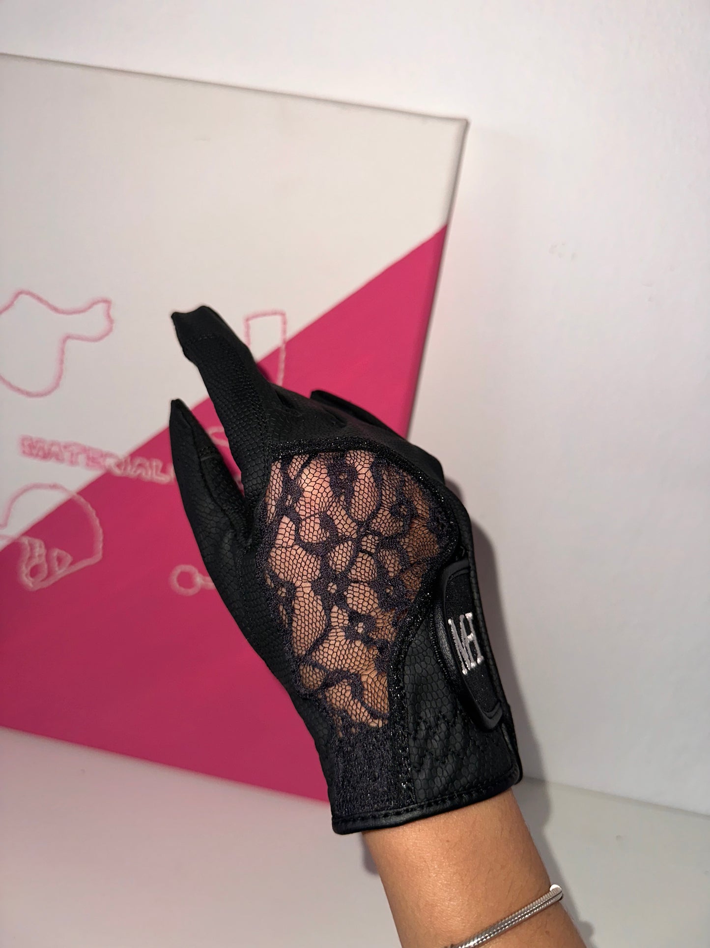 Csipkés Verseny Kesztyű