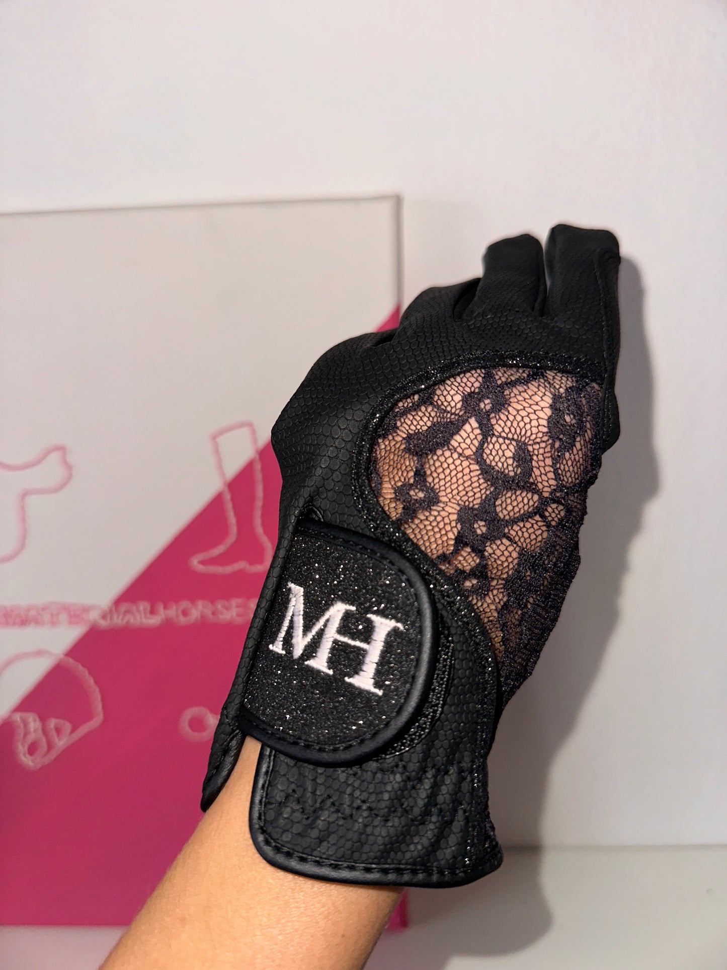 Csipkés Verseny Kesztyű