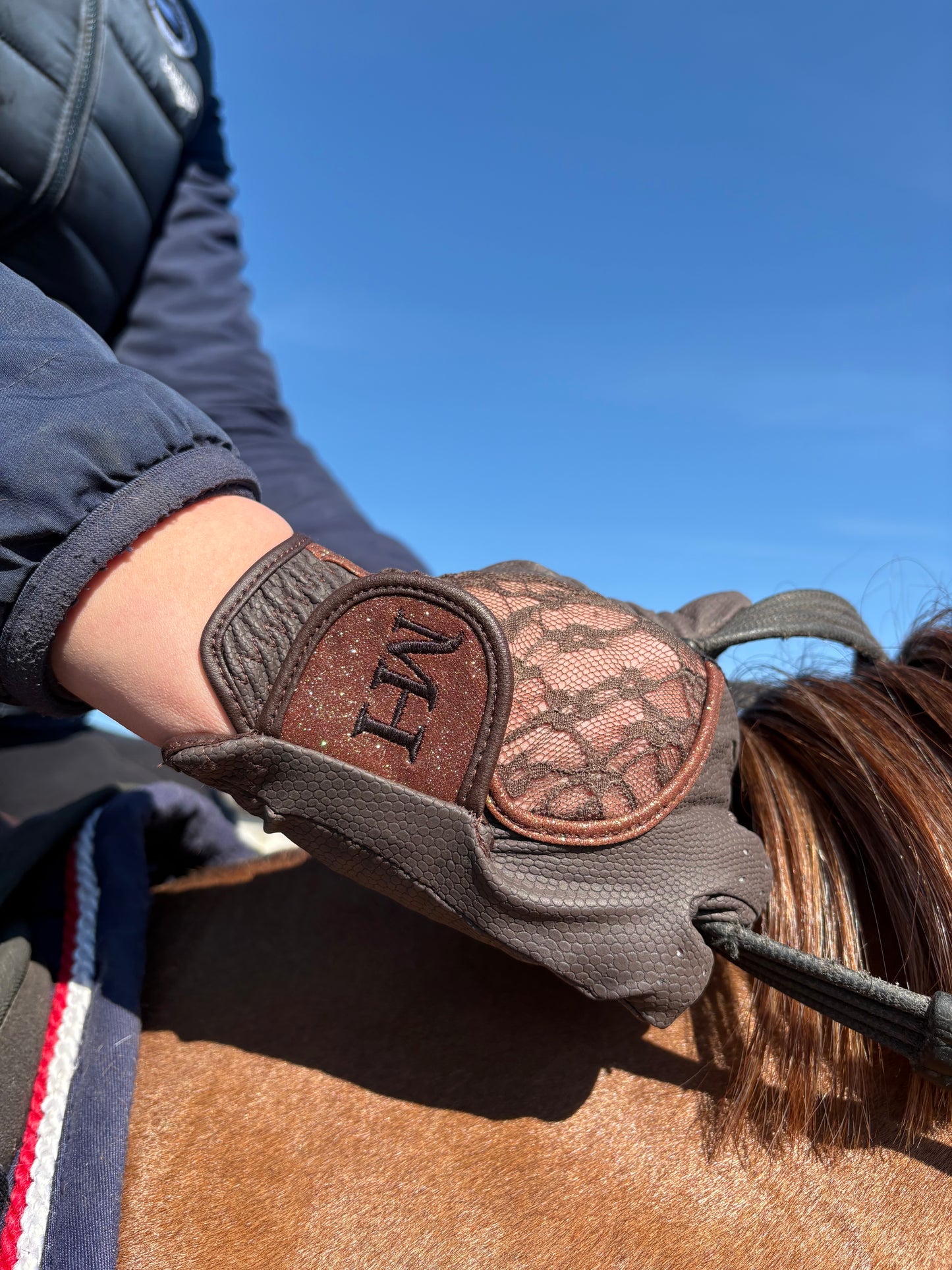 Csipkés Verseny Kesztyű - Barna