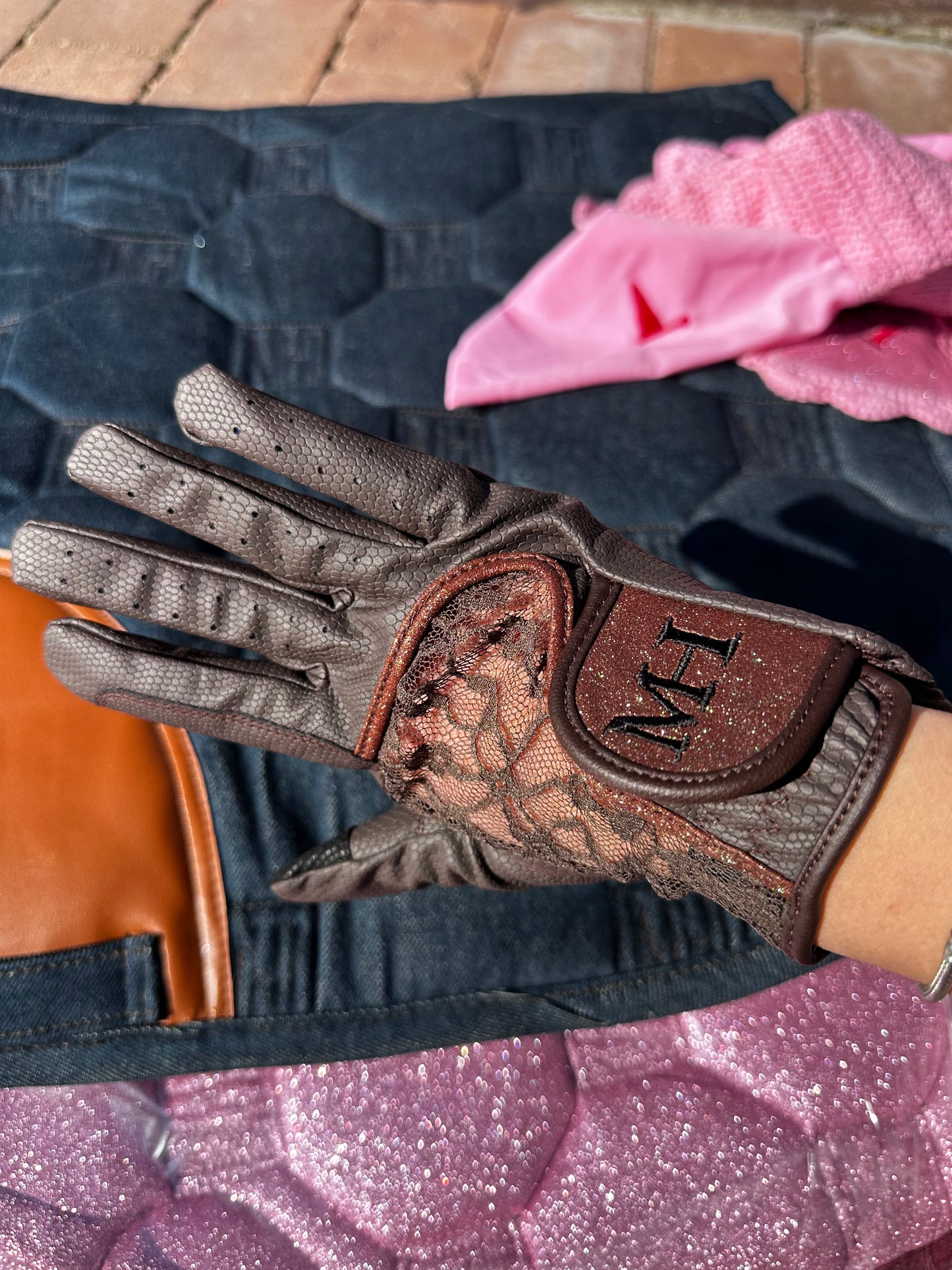 Csipkés Verseny Kesztyű - Barna