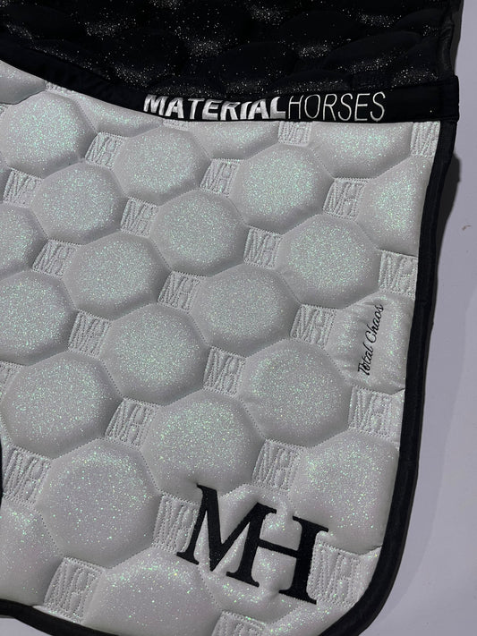 Előrendelés - Total Chaos - Limited Glitter Saddlepad -Jump🖤🤍